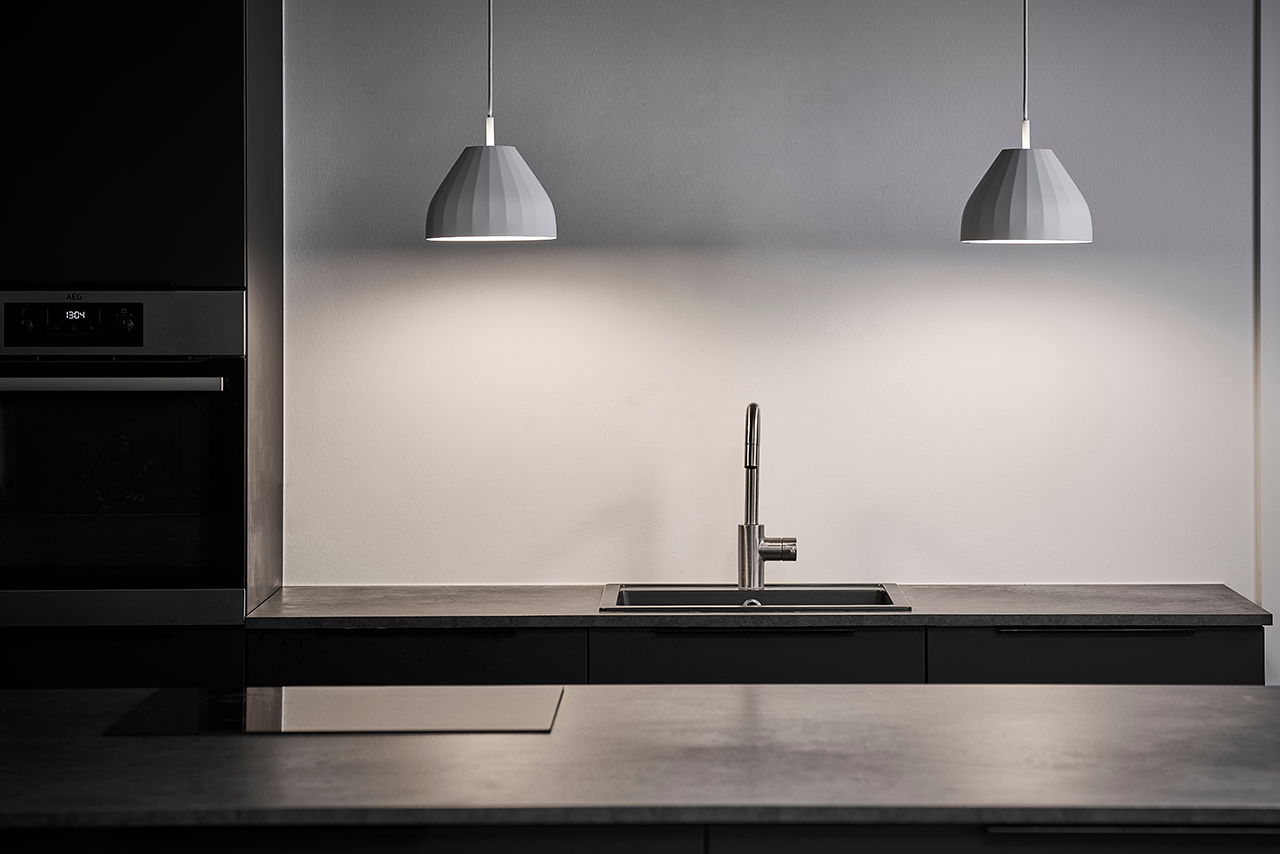 LeKlint140_Facet_pendant_white_lifestyle2